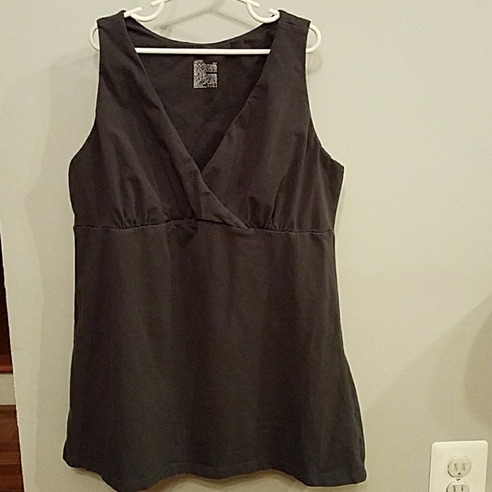 Gillian & O'Malley Two Grey Nursing Top (M)